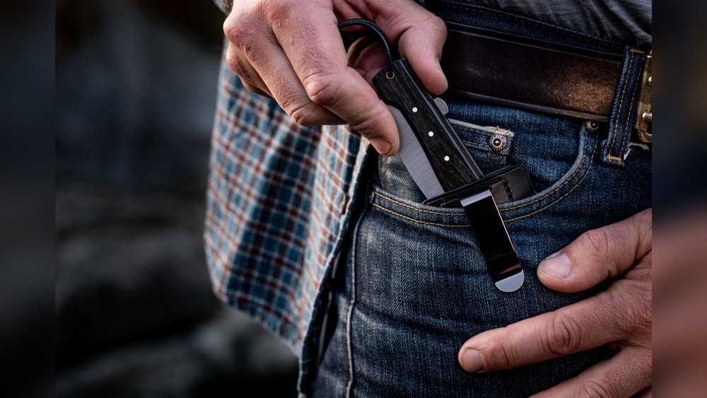 Can I Carry a Hunting Knife on My Belt