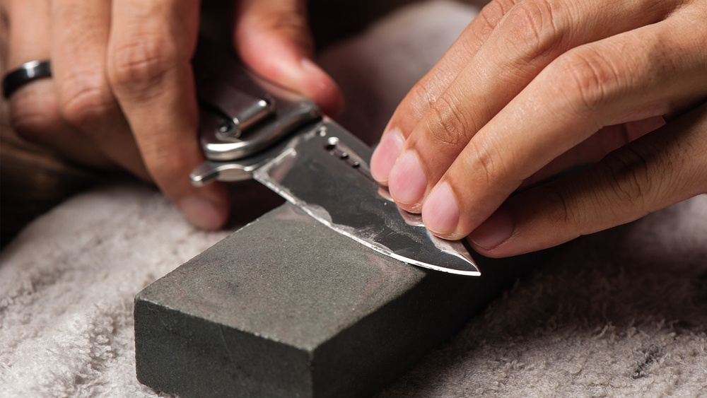 How to Sharpen a Hunting Knife